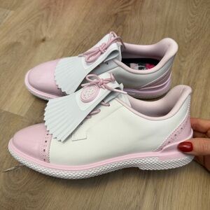 G/FORE Womens Gallivan2r Brogue Cap Toe Golf Shoes - Snow/Blush